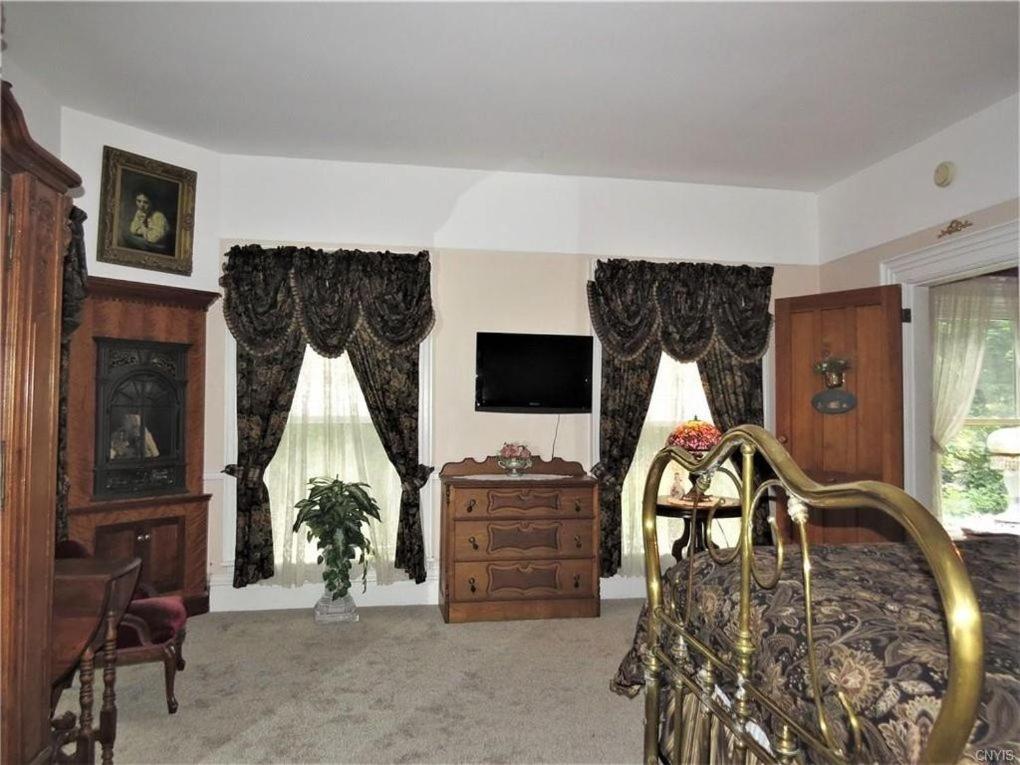 Raindrops On Roses Bed & Breakfast Herkimer Экстерьер фото